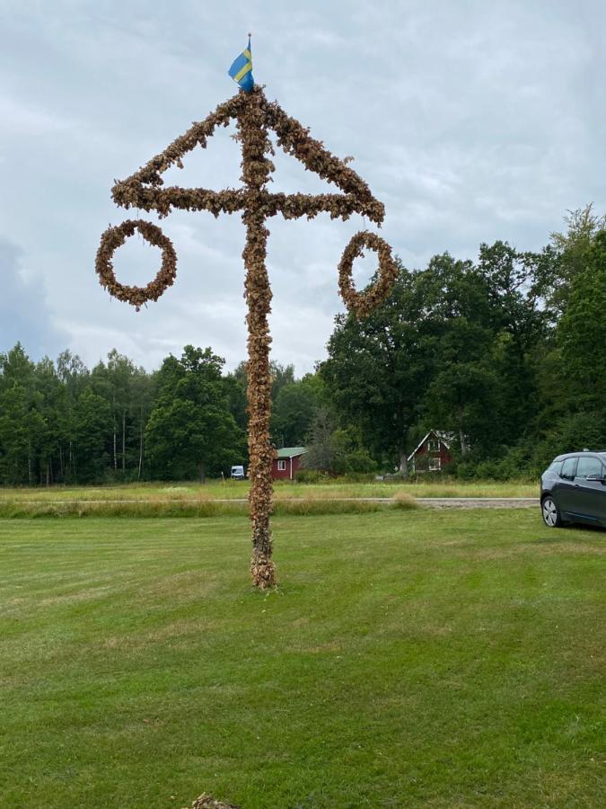 Laettstaedad Stuga Med Bastu Och Inkluderande Kanot Odensjo Exterior foto